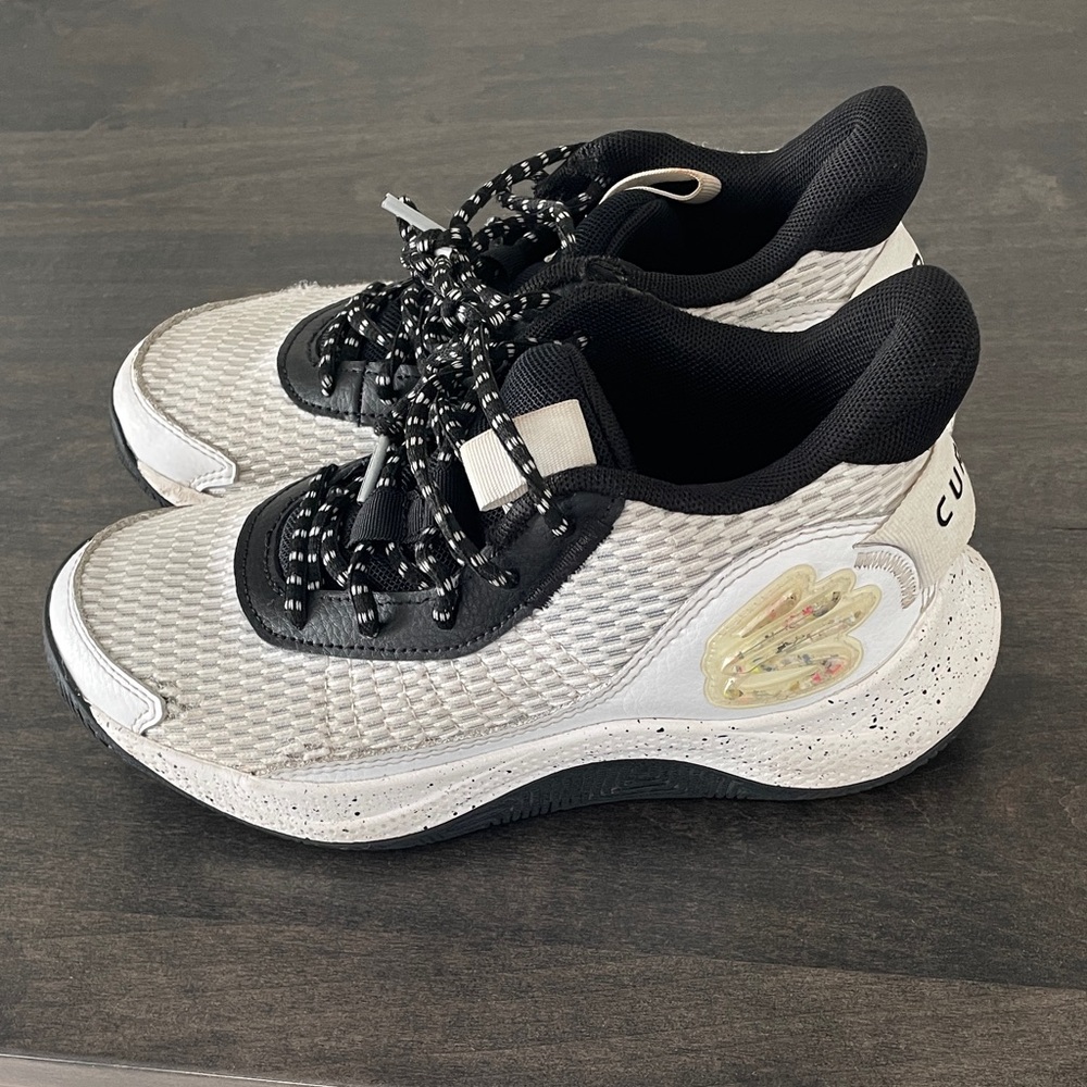 Kids sneakers